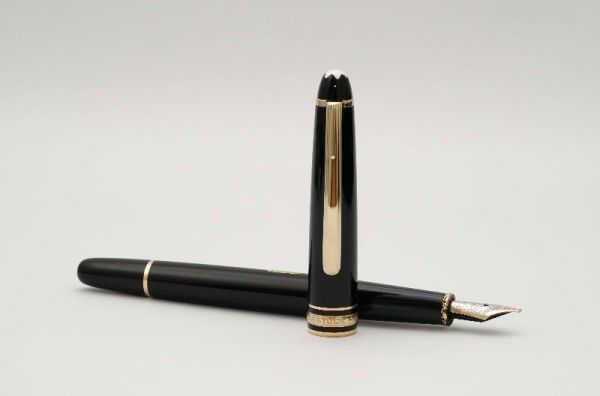Montblanc-Meisterstuck-144-Classic-Black-Resin-2.jpg