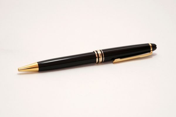 Montblanc-Meisterstuck-144-Classic-Black-Resin-5.jpg