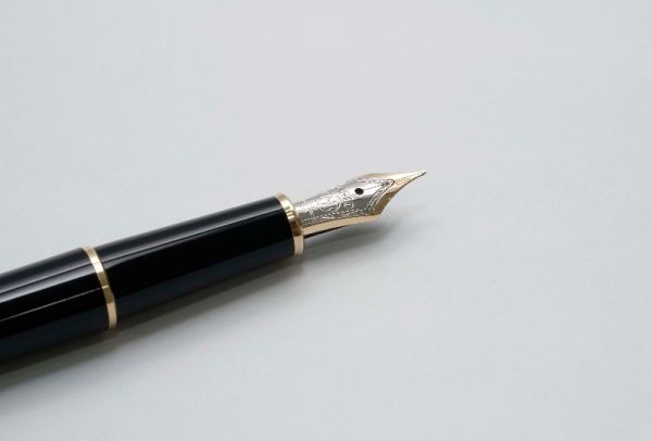 Montblanc-Meisterstuck-144-Classic-Black-Resin-7.jpg