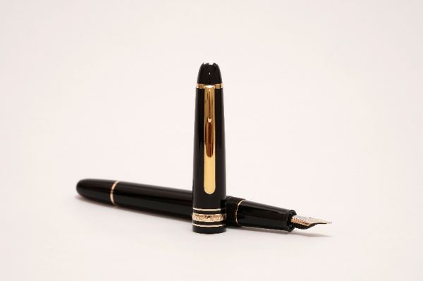Montblanc-Meisterstuck-145-Classique-3.jpg