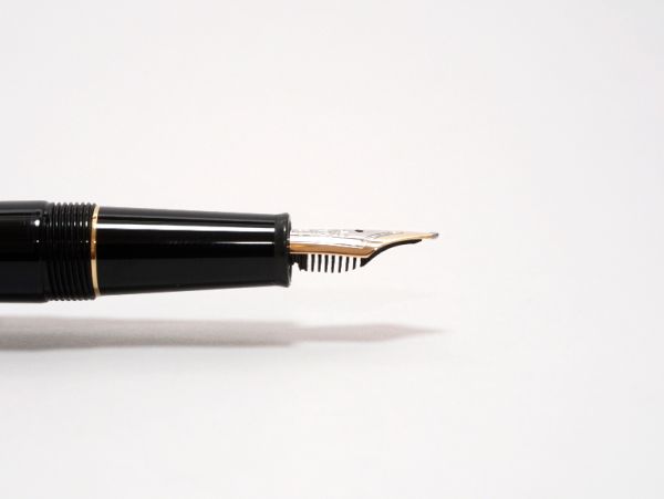Montblanc-Meisterstuck-145-Classique-5.jpg