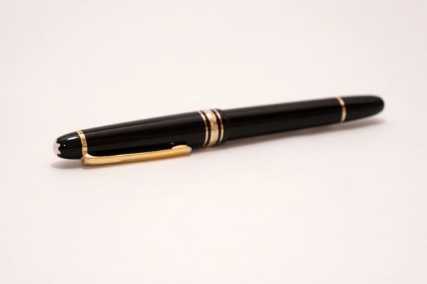 Montblanc-Meisterstuck-145-Classique-9.jpg