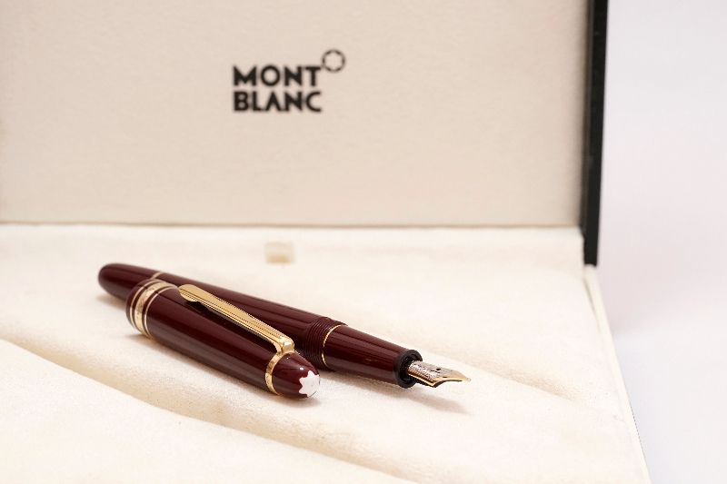 Montblanc-Meisterstuck-145R-Burgundy-Hommage-A-Frederic-Chopin-1.jpg