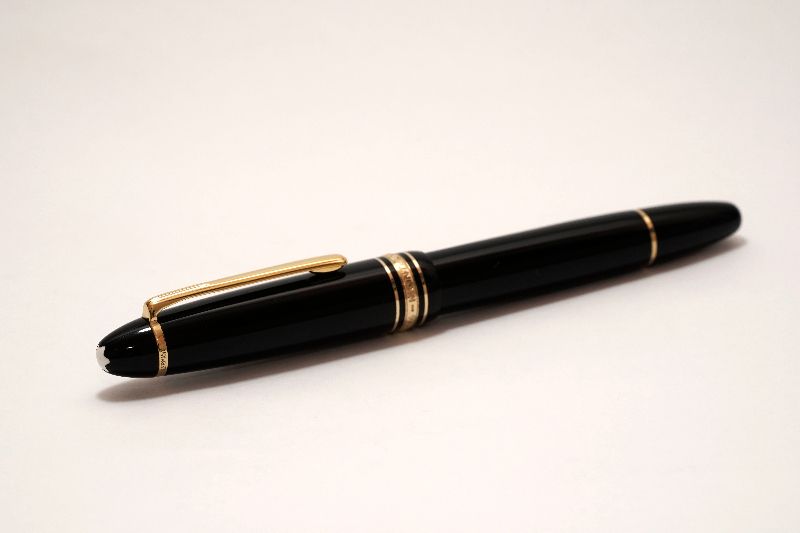 Montblanc-Meisterstuck-146-Black-5.jpg