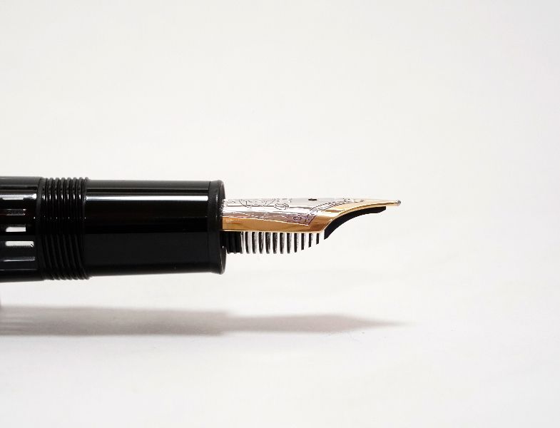 Montblanc-Meisterstuck-146-Black-FP-4.jpg