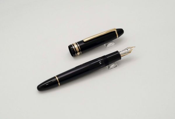 Montblanc-Meisterstuck-146-Classic-Black-Resin-4.jpg