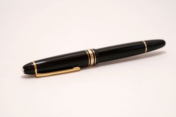 Montblanc-Meisterstuck-146-Legrand-Black-Resin-7.jpg