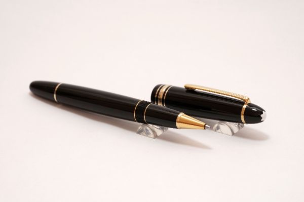 Montblanc-Meisterstuck-146-Legrand-Black-Resin-8.jpg