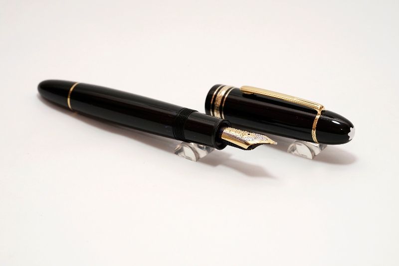 Montblanc-Meisterstuck-149-Black-Resin-6.jpg