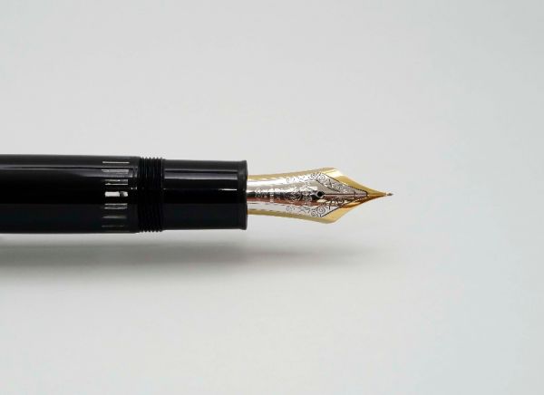 Montblanc-Meisterstuck-149-Black-Resin-7.jpg
