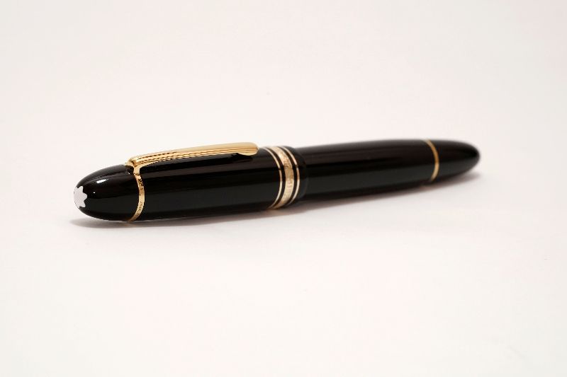 Montblanc-Meisterstuck-149-Black-Resin-9.jpg