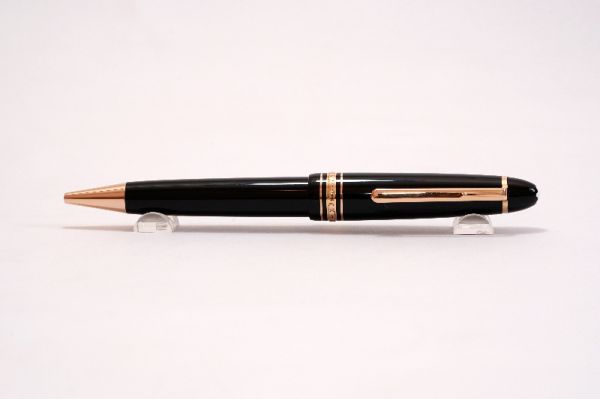 Montblanc-Meisterstuck-161-LeGrand-Black-Resin-1.jpg