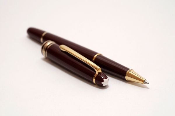 Montblanc-Meisterstuck-163R-Bordeaux-2.jpg