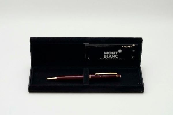 Montblanc-Meisterstuck-164-Bordeaux-3.jpg