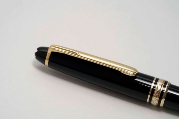 Montblanc-Meisterstuck-164-Classic-Black-Resin-Ballpoint-5.jpg