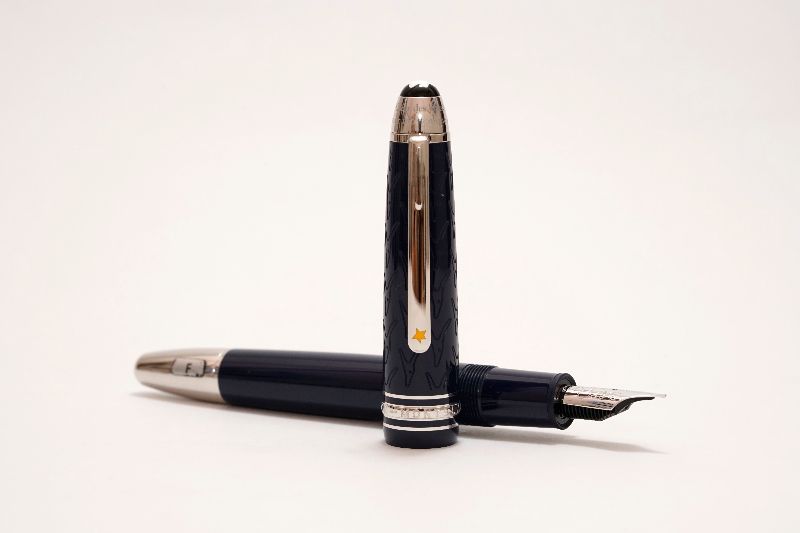 Montblanc-Meisterstück-LePetitPrince-LeGrand-c.jpg