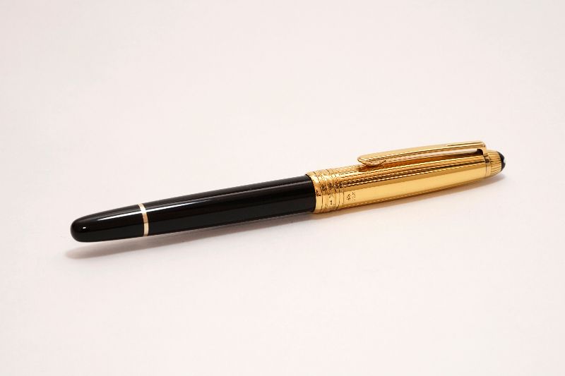 Montblanc-Meisterstuck-Solitaire-144DG-Doue-Gold-Classique-9.jpg