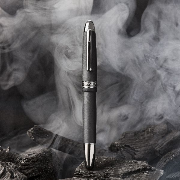 Montblanc-Meisterstuck162-Ultra-Black-Ruthenium-Legrand-1.jpg