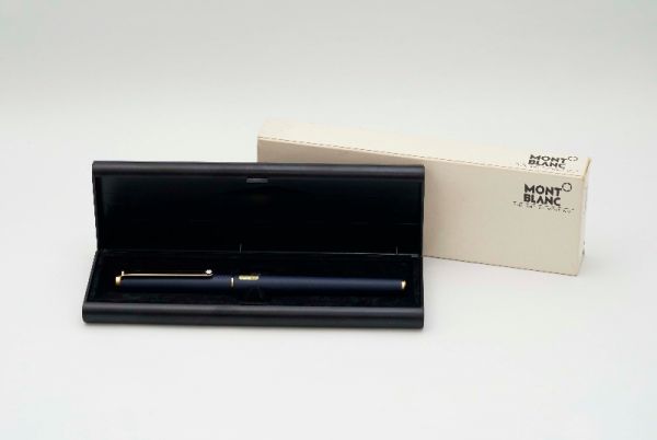 Montblanc-Noblesse-Slimline-Royal-Blue-2.jpg