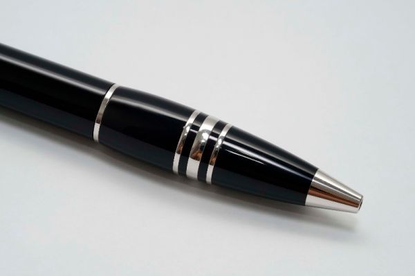 Montblanc-Starwalker-Black-Resin-Platinum-Plated-4.jpg