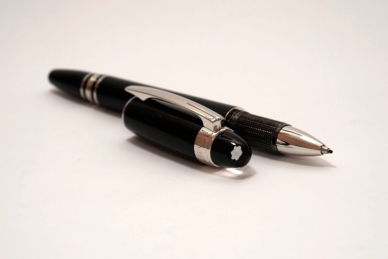 Montblanc-Starwalker-Platinum-Black-Resin-1.jpg