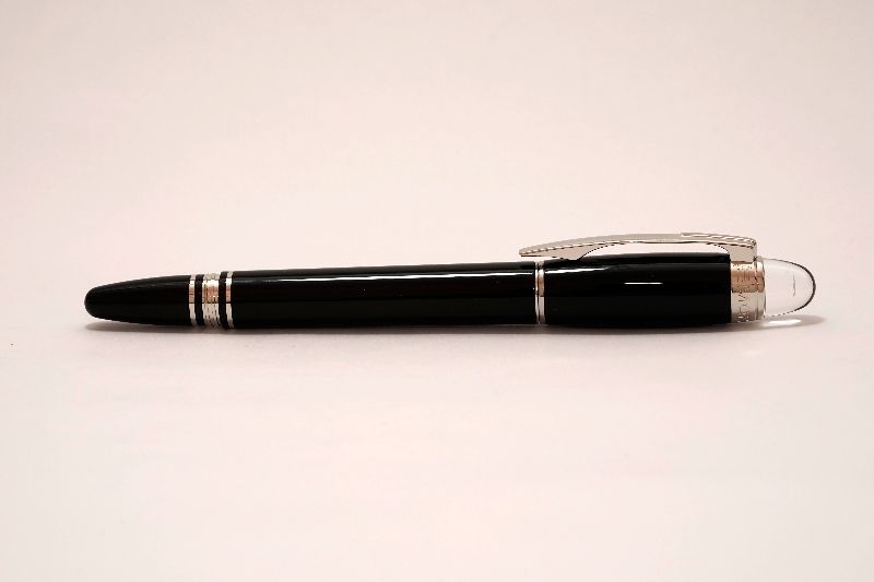 Montblanc-Starwalker-Platinum-Black-Resin-4.jpg