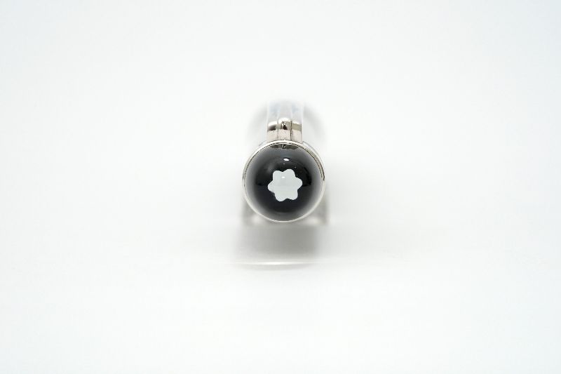 Montblanc-Starwalker-Platinum-Black-Resin-ballpoint-pen-2.jpg