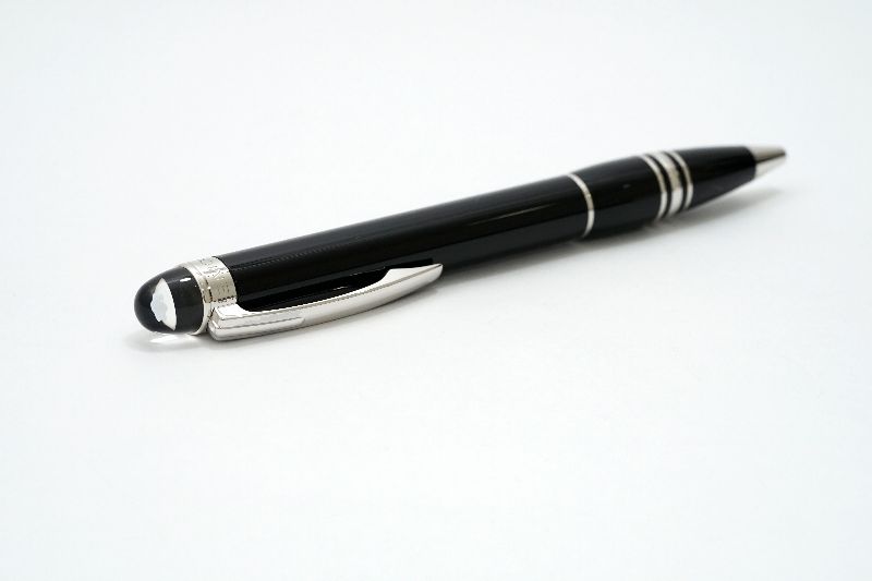 Montblanc-Starwalker-Platinum-Black-Resin-ballpoint-pen-5.jpg