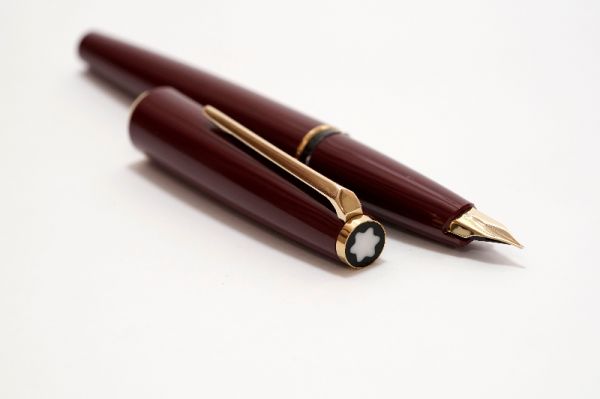 Montblanc-Vintage-320-Bordeaux-1.jpg