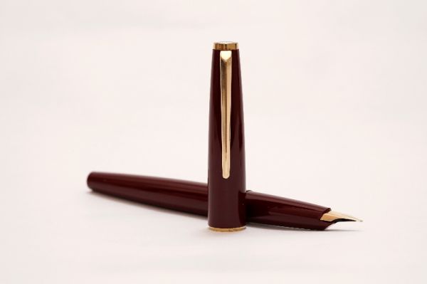 Montblanc-Vintage-320-Bordeaux-2.jpg