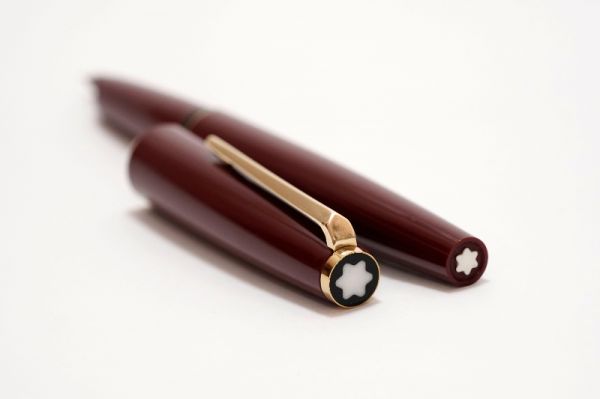 Montblanc-Vintage-320-Bordeaux-3.jpg