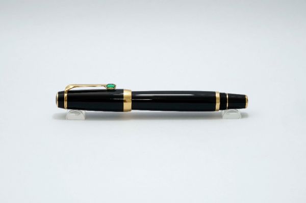 Montblanc_Boheme_Gold_Black_Resin_Smoky_Quartz_Gémtone_3.jpg