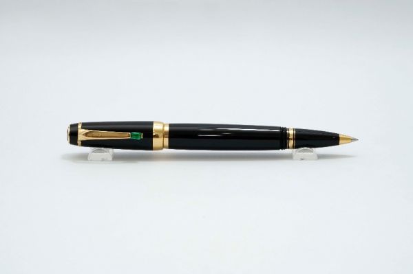 Montblanc_Boheme_Gold_Black_Resin_Smoky_Quartz_Gémtone_7.jpg