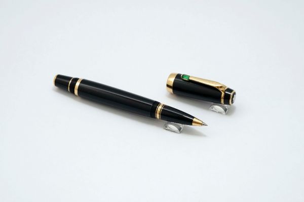 Montblanc_Boheme_Gold_Black_Resin_Smoky_Quartz_Gémtone_8.jpg