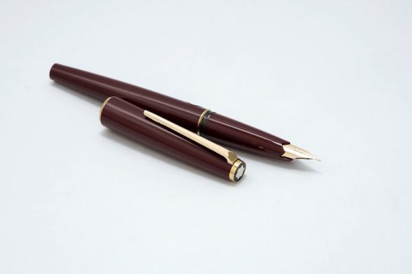 Montblanc_Classic_Burgundy_4.jpg