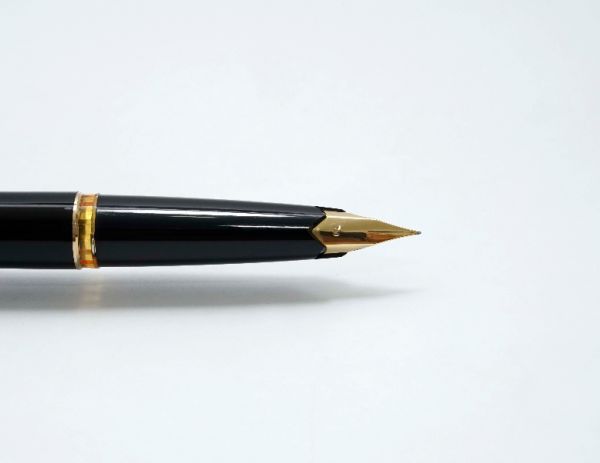 Montblanc_Masterpiece_121_Piston_Filler_5.jpg