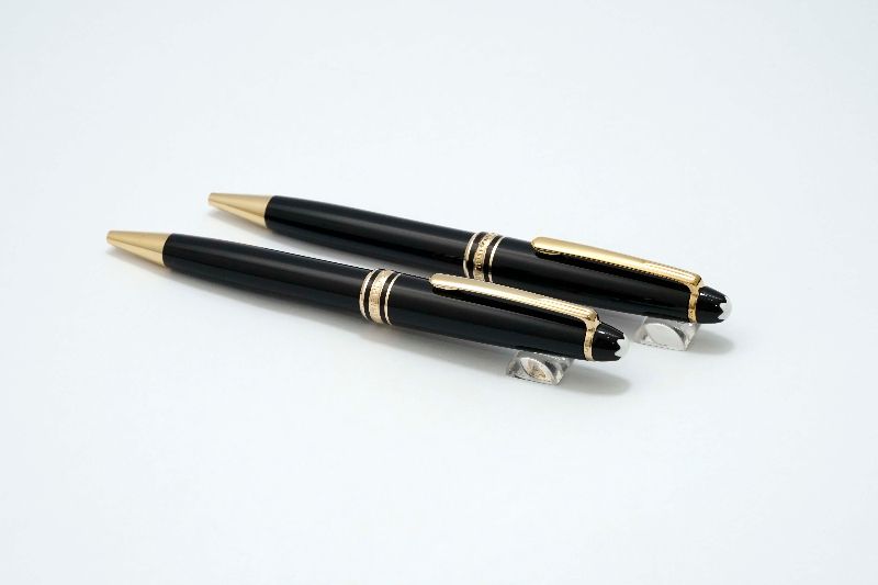 Montblanc_Meisterstuck_144_Classic_Black_Resin_1.jpg