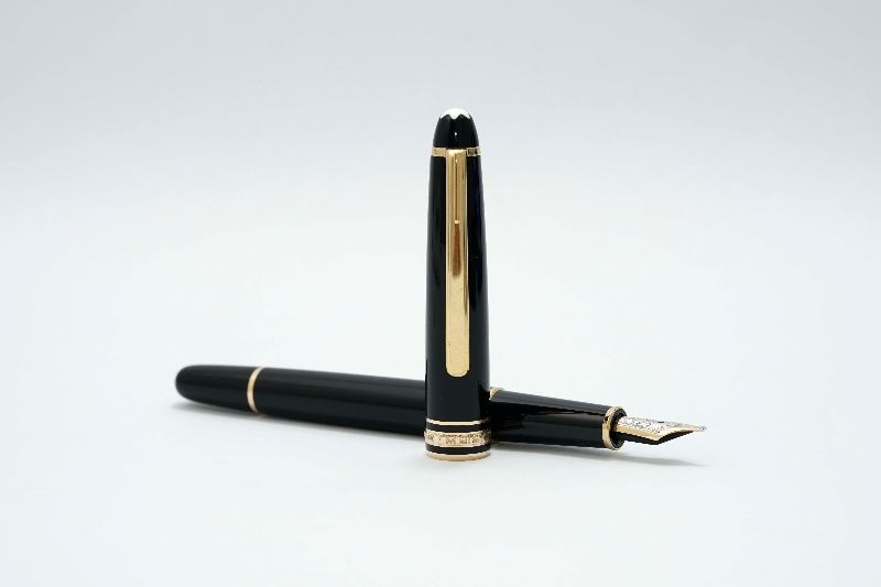 Montblanc_Meisterstuck_144_Classic_Black_Resin_14K_2.jpg