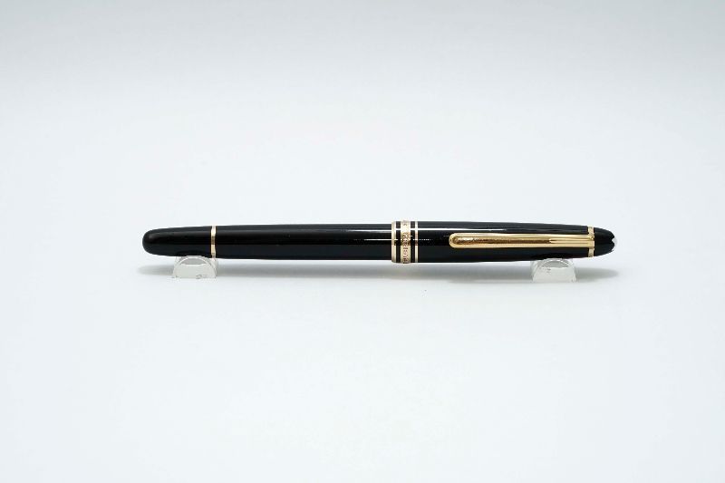 Montblanc_Meisterstuck_144_Classic_Black_Resin_14K_8.jpg