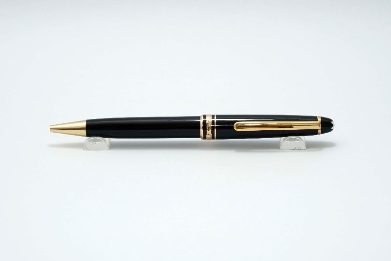 Montblanc_Meisterstuck_144_Classic_Black_Resin_2.jpg