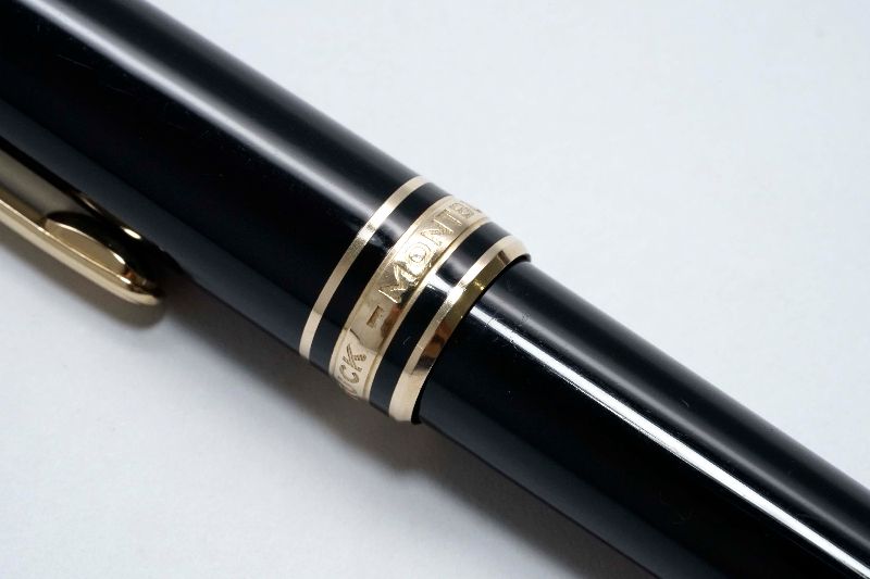 Montblanc_Meisterstuck_144_Classic_Black_Resin_3.jpg