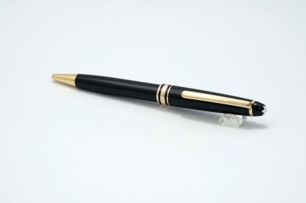 Montblanc_Meisterstuck_144_Classic_Black_Resin_3.jpg