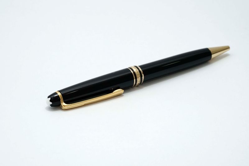 Montblanc_Meisterstuck_144_Classic_Black_Resin_5.jpg
