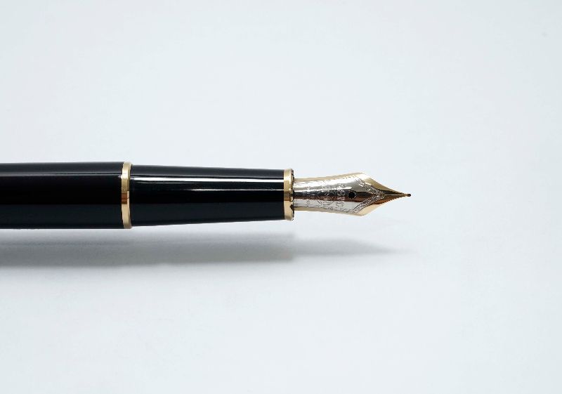 Montblanc_Meisterstuck_144_Classic_Black_Resin_5.jpg