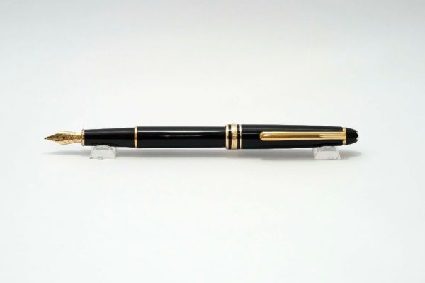 Montblanc_Meisterstuck_144_Classic_Black_Resin_7.jpg