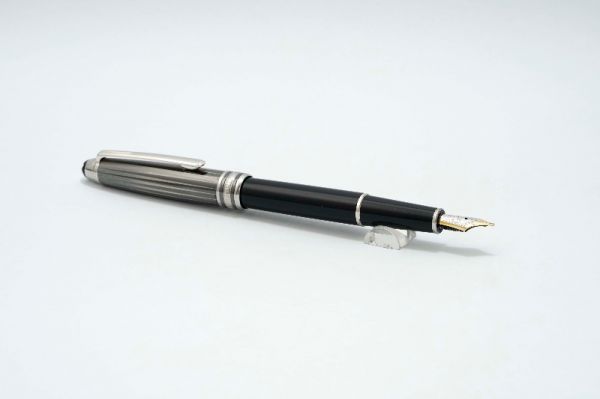 Montblanc_Meisterstuck_144_Solitaire_Doue_Black_White_7.jpg
