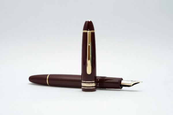 Montblanc_Meisterstuck_146_Legrand_Bordeaux_3.jpg