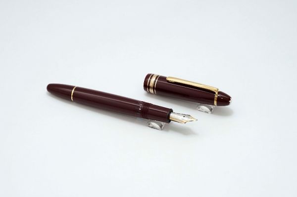 Montblanc_Meisterstuck_146_Legrand_Bordeaux_6.jpg