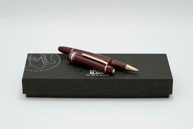 Montblanc_Meisterstück_162_LeGrand_Bordeaux_Rollerball_2.jpg