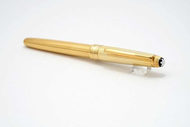 Montblanc_Meisterstuck_163_Solitaire_Vermeil_Pinstripe_Gold_5.jpg